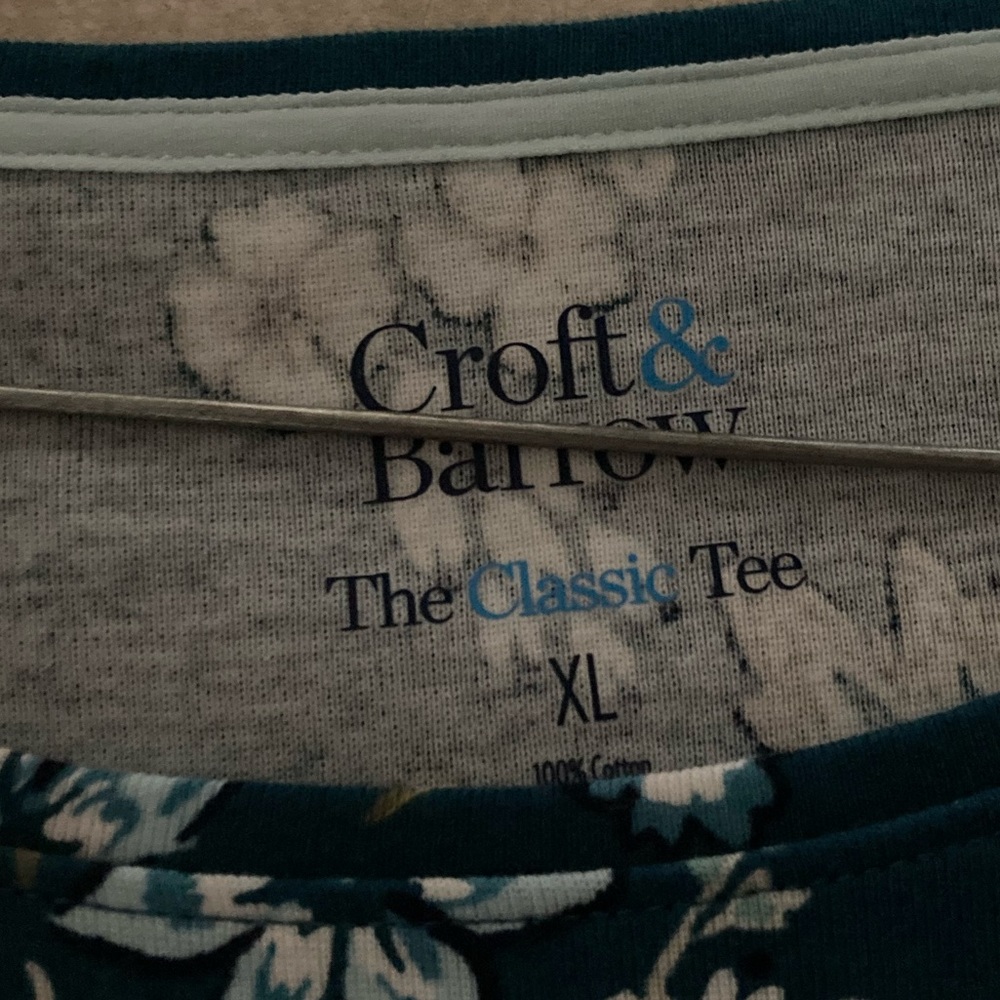 New never worn Long sleeve shirt